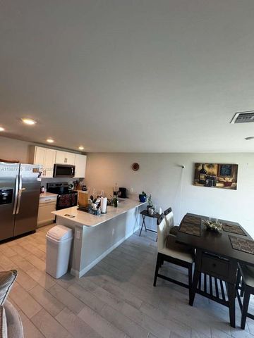 9013 Meadow Cir, La Belle, FL 33935