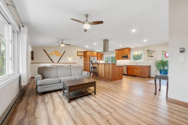 9411 Newgate Avenue N, Stillwater, MN 55082
