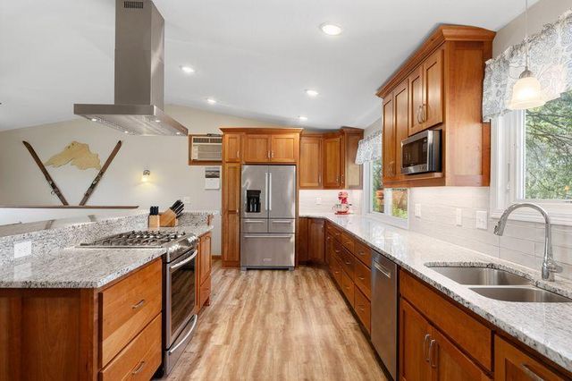 9411 Newgate Avenue N, Stillwater, MN 55082