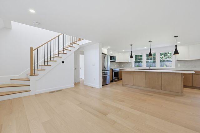 17 Kilburn Road, Newton, MA 02465