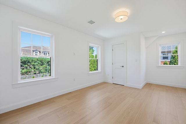 17 Kilburn Road, Newton, MA 02465