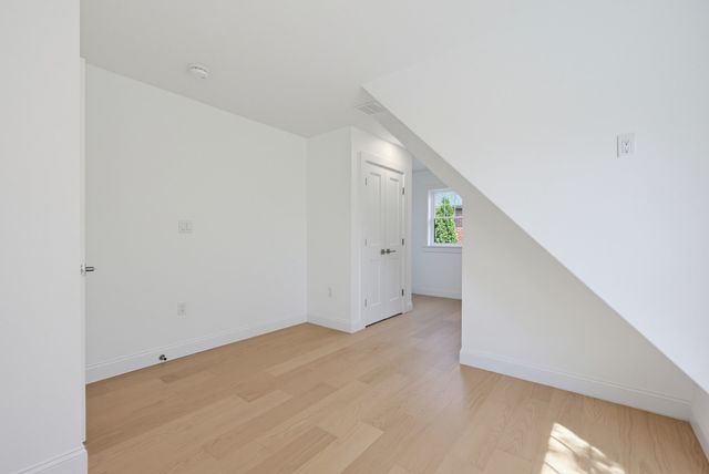 17 Kilburn Road, Newton, MA 02465