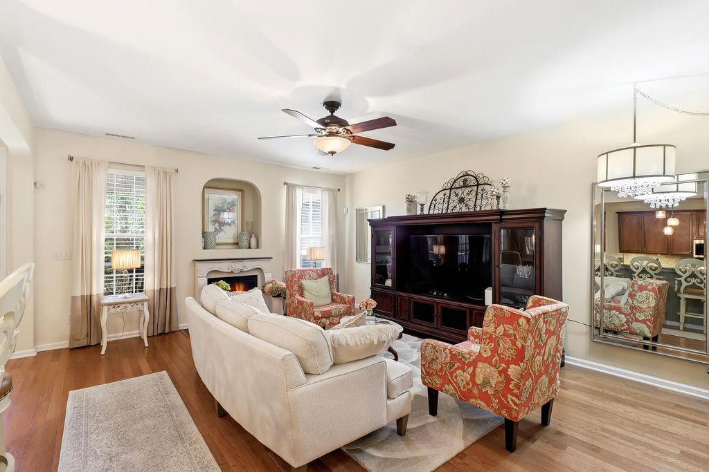 Image 4 of property listing at 1618 Indaba Way, Charleston, SC 29414