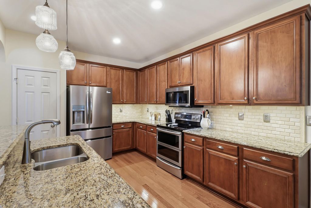 Image 6 of property listing at 1618 Indaba Way, Charleston, SC 29414