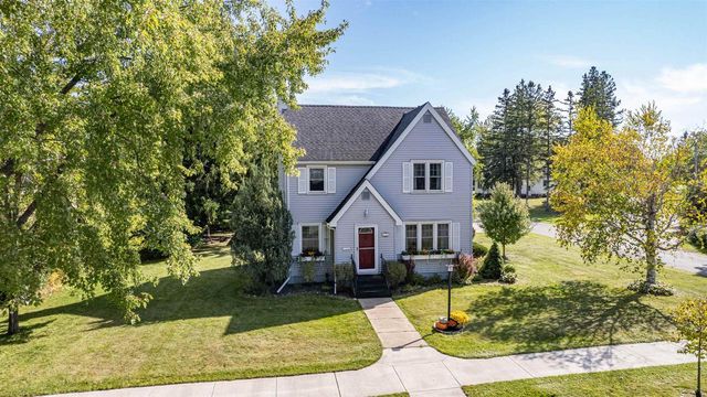 820 7th Ave E, Superior, WI 54880