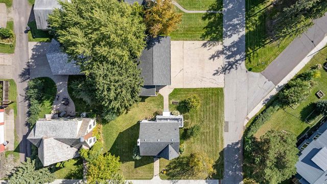 820 7th Ave E, Superior, WI 54880