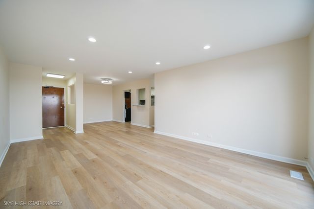 900 W Sunset Drive 505, Glenwood, IL 60425