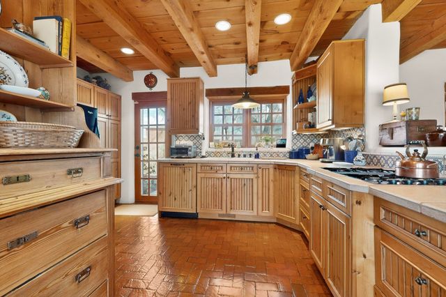 253 Old Church Road, Corrales, NM 87048