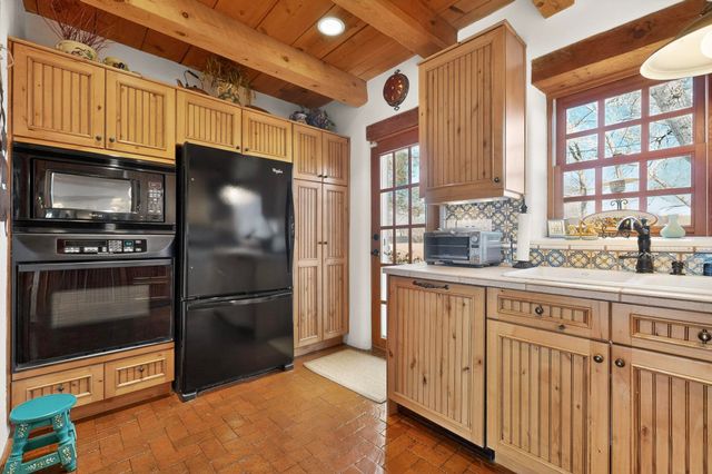 253 Old Church Road, Corrales, NM 87048