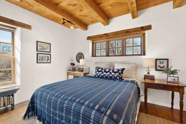 253 Old Church Road, Corrales, NM 87048