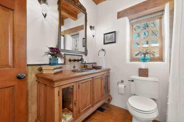 253 Old Church Road, Corrales, NM 87048