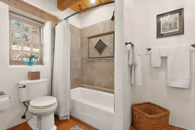 253 Old Church Road, Corrales, NM 87048