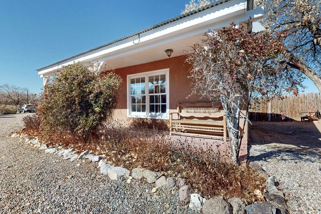 253 Old Church Road, Corrales, NM 87048