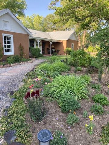 253 Old Church Road, Corrales, NM 87048