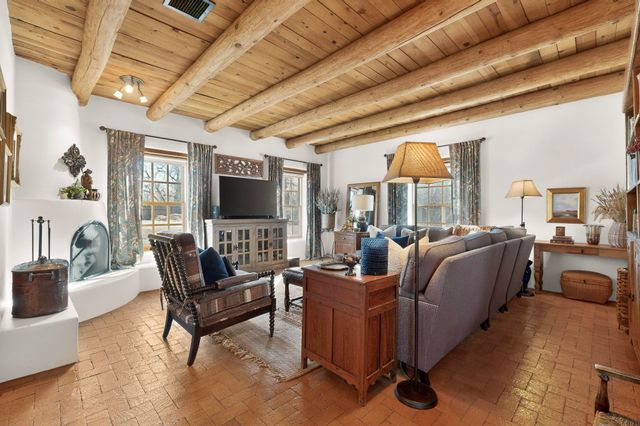 253 Old Church Road, Corrales, NM 87048