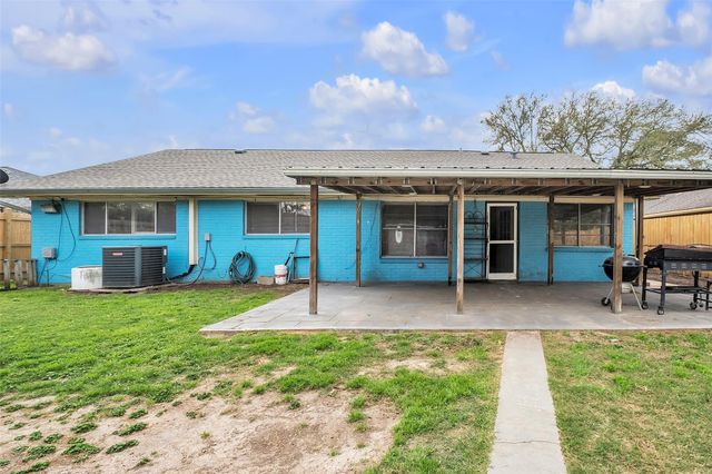 308 Tiegs Street, League City, TX 77573