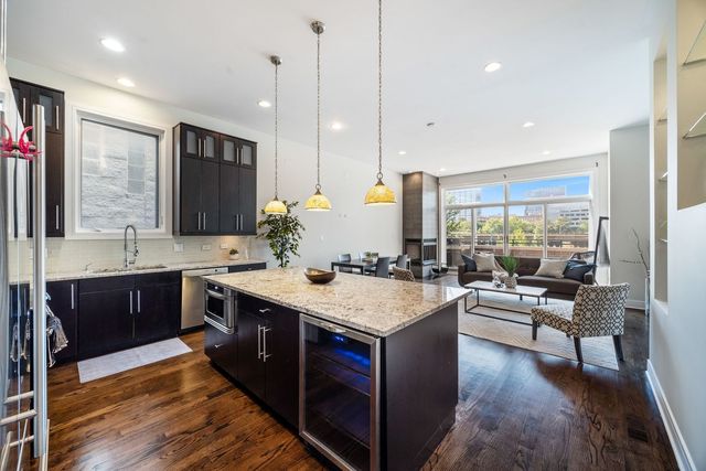 1332 W Hubbard Street 2E, Chicago, IL 60642