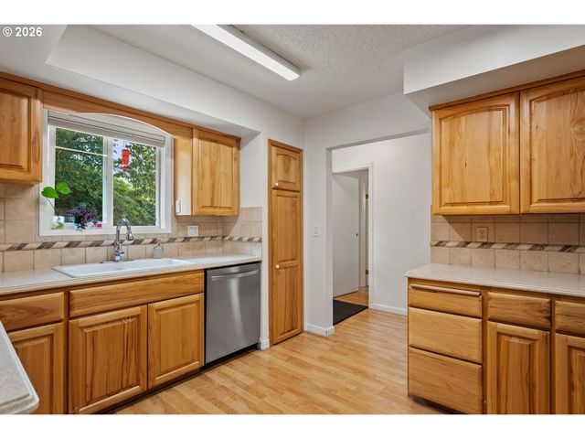4305 IDAHO St, Vancouver, WA 98661