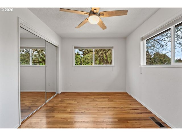4305 IDAHO St, Vancouver, WA 98661