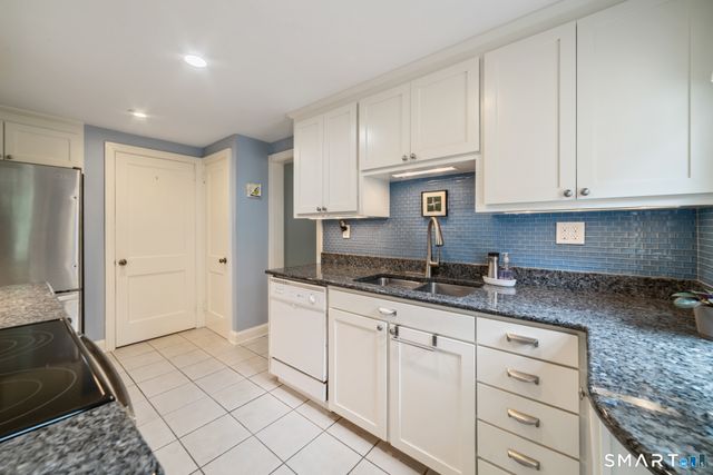 119 Main Street, East Hampton, CT 06424
