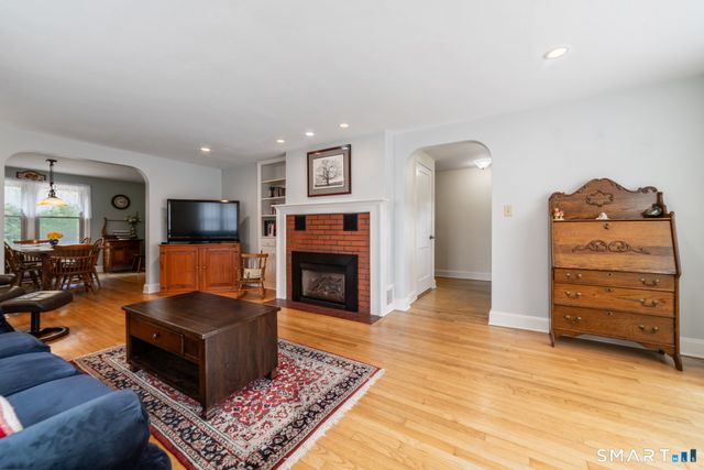 119 Main Street, East Hampton, CT 06424
