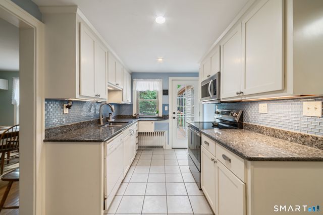 119 Main Street, East Hampton, CT 06424