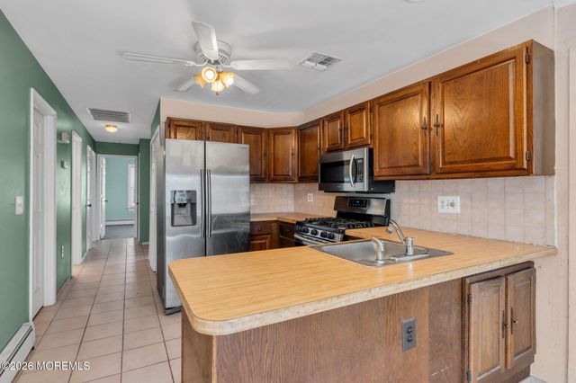 77 Storm Jib Court, Berkeley, NJ 08721