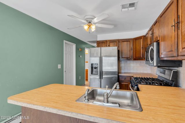 77 Storm Jib Court, Berkeley, NJ 08721