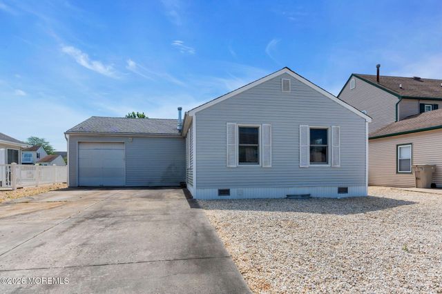 77 Storm Jib Court, Berkeley, NJ 08721
