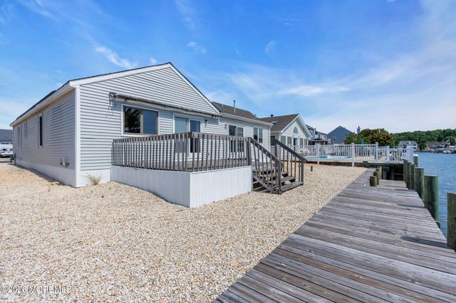 77 Storm Jib Court, Berkeley, NJ 08721