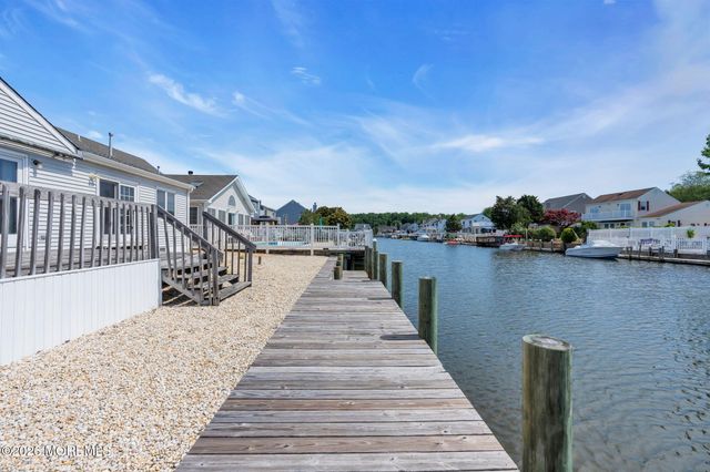 77 Storm Jib Court, Berkeley, NJ 08721