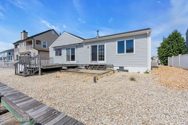 77 Storm Jib Court, Berkeley, NJ 08721