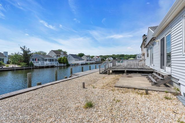 77 Storm Jib Court, Berkeley, NJ 08721