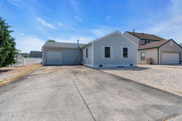 77 Storm Jib Court, Berkeley, NJ 08721