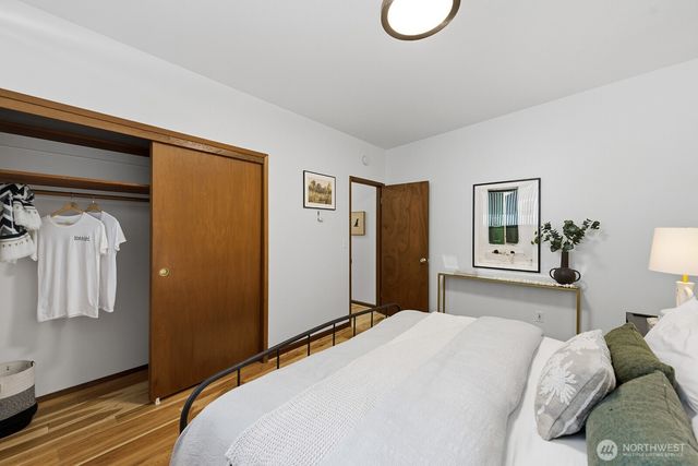 7524 43rd Avenue NE, Seattle, WA 98115