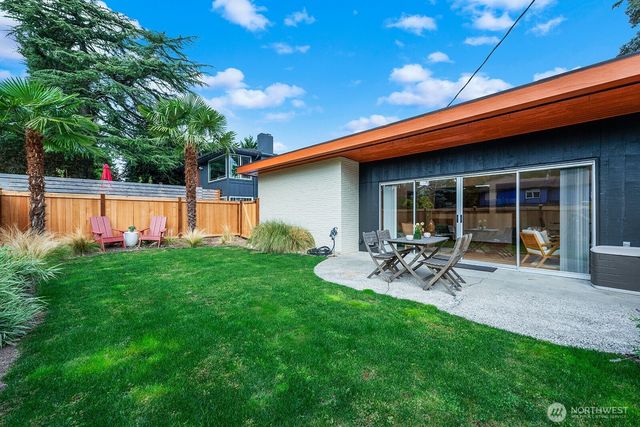 7524 43rd Avenue NE, Seattle, WA 98115