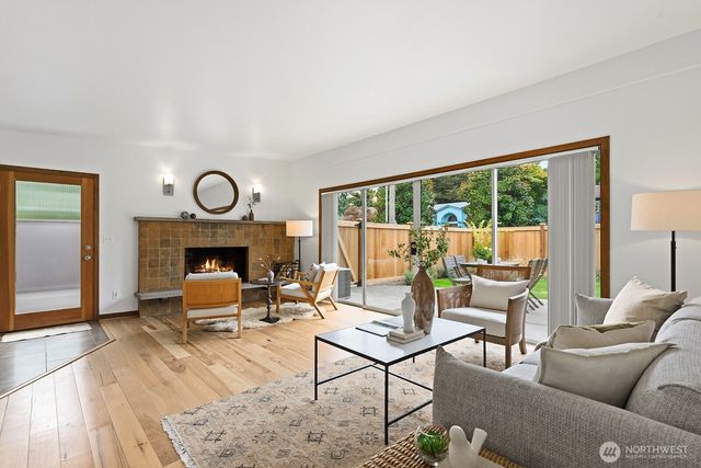 7524 43rd Avenue NE, Seattle, WA 98115