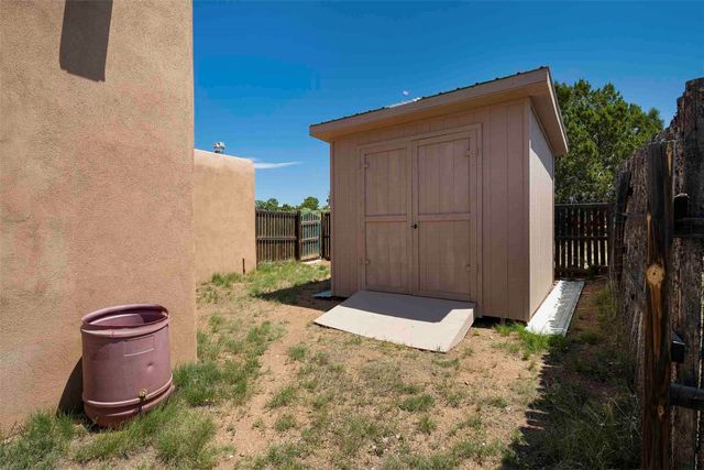 11 Balsa Court, Santa Fe, NM 87508