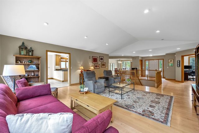 3205 Reston Court NE, Cedar Rapids, IA 52402