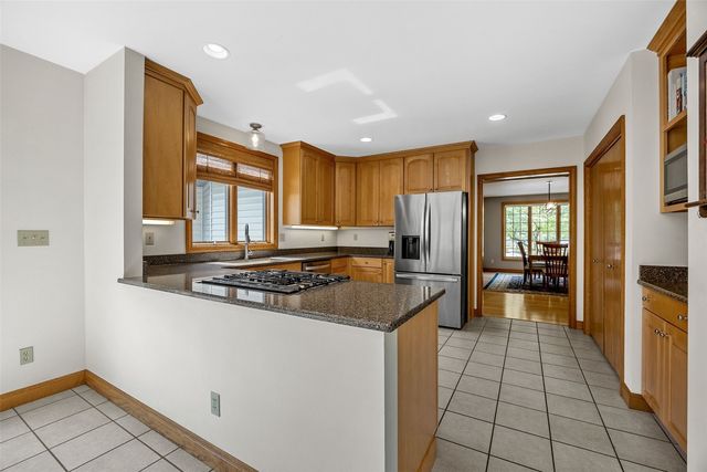 3205 Reston Court NE, Cedar Rapids, IA 52402
