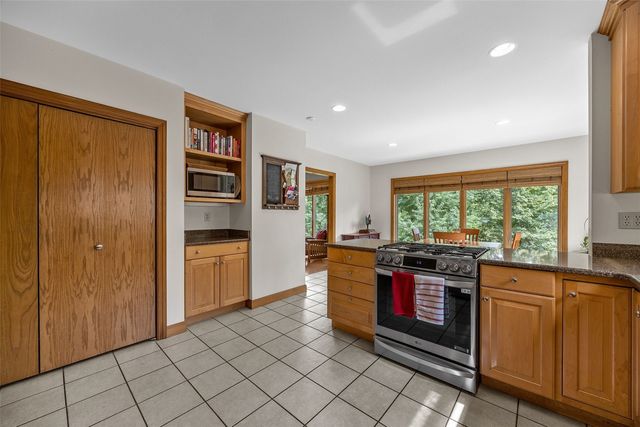 3205 Reston Court NE, Cedar Rapids, IA 52402