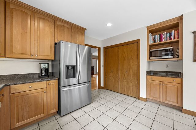 3205 Reston Court NE, Cedar Rapids, IA 52402