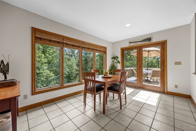 3205 Reston Court NE, Cedar Rapids, IA 52402