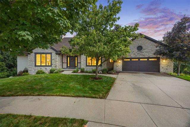 3205 Reston Court NE, Cedar Rapids, IA 52402
