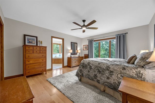 3205 Reston Court NE, Cedar Rapids, IA 52402