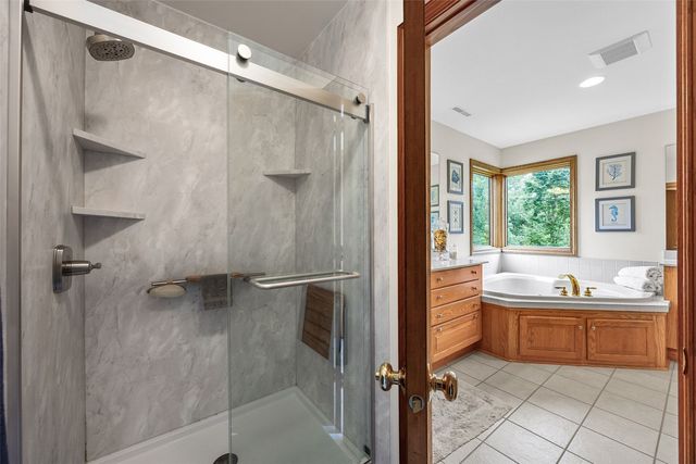 3205 Reston Court NE, Cedar Rapids, IA 52402