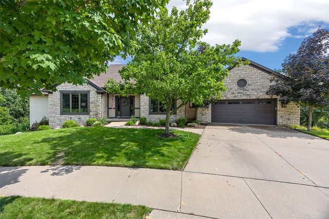 3205 Reston Court NE, Cedar Rapids, IA 52402