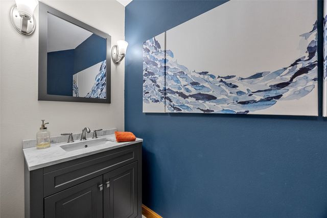 3205 Reston Court NE, Cedar Rapids, IA 52402