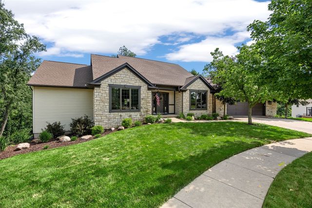3205 Reston Court NE, Cedar Rapids, IA 52402