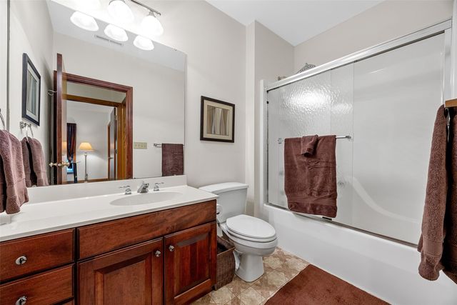 3205 Reston Court NE, Cedar Rapids, IA 52402